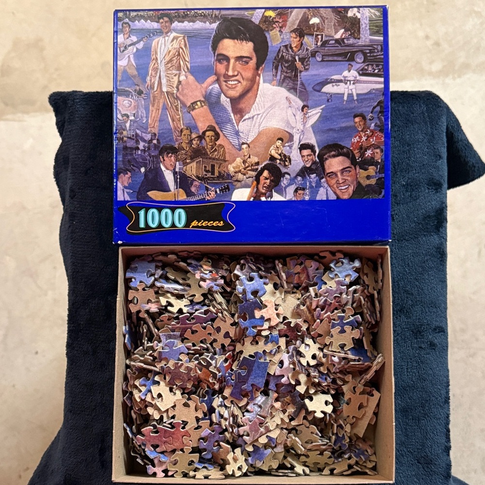 Elvis Presley 1000-Piece Puzzle - Blue - Picture 3 of 3